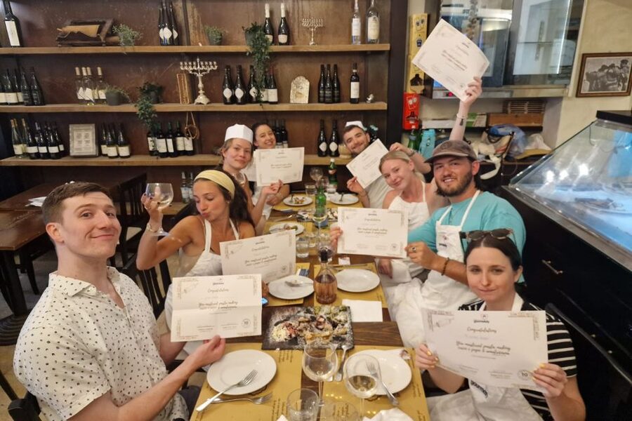 Rome: Traditional Cooking Class in the Jewish Ghetto - Meeting point and what the start feels like