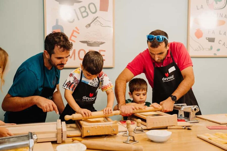 Rome: Traditional Pasta Making Class with Wine & Gelato - Piazza di San Giovanni della Malva Meet-Up: Fast Start, No Stress