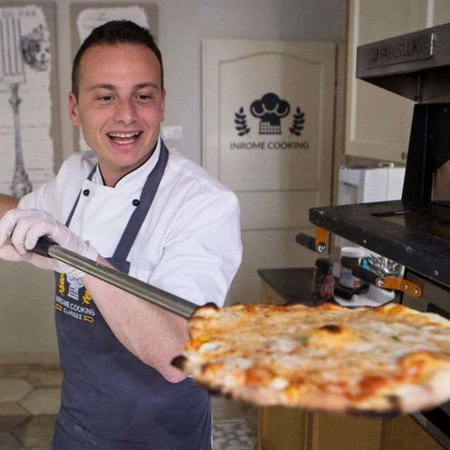 Rome: Traditional Pizza and Gelato Making Class - Entering the class: where you meet and how it runs