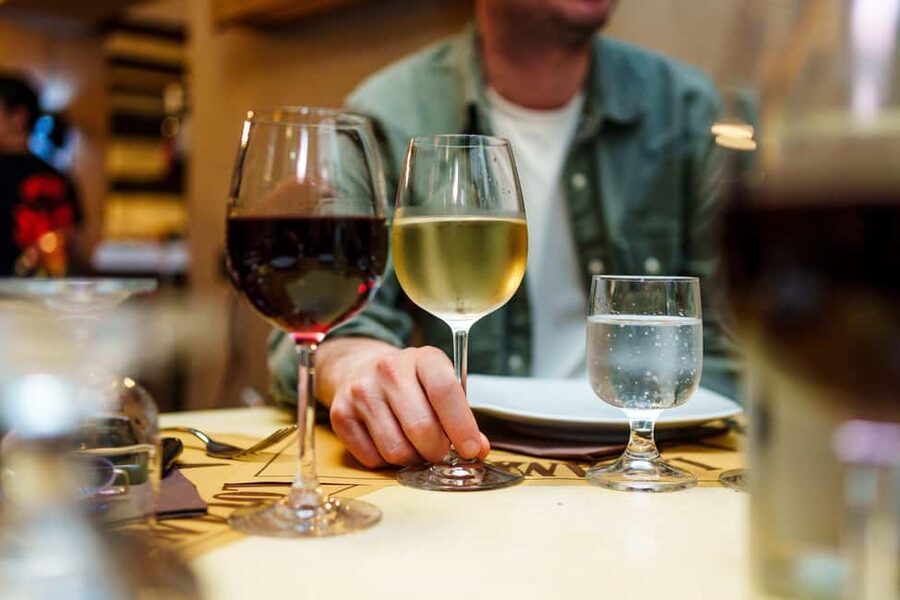 Rome Trastevere: A Full Meal Food Tour with a Local - Guide Style: Why Alessia, Martina, Roberta, and Matteo Matter