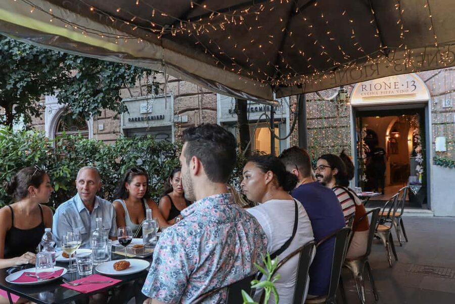Rome: Trastevere and Campo de Fiori Food Tour - Dar Filettaro a Santa Barbara: The Hake and Wine That Sets the Tone