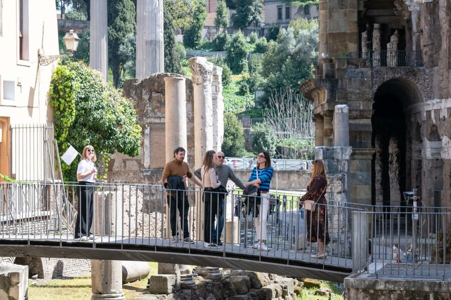 Rome: Trastevere & Campo de Fiori Street Food Walking Tour - Chiostro del Bramante Pass, Then a First Real Street Food Stop