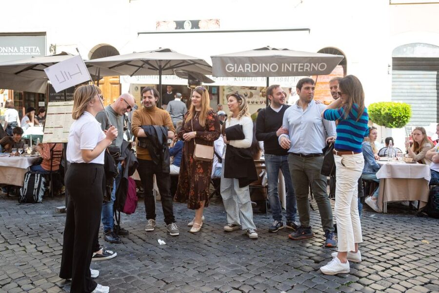Rome: Trastevere & Campo de Fiori Street Food Walking Tour - Santa Maria in Trastevere and the Pizza Story You Learn on the Walk