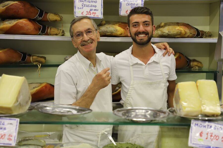 Rome: Trastevere Food and Wine Tasting Tour - Meet at Giuseppe Gioachino Belli, then settle into Trastevere