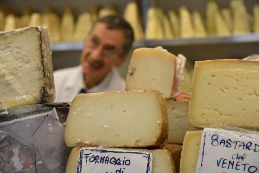 Rome: Trastevere Food and Wine Tasting Tour - Antica Caciara and Signor Roberto: cheese, prosciutto, and the real stuff