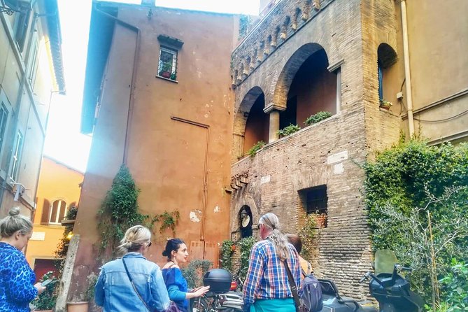 Rome: Trastevere Food Tour Wine Tasting and Local Expert Guide - Who should book this Trastevere food and wine tour