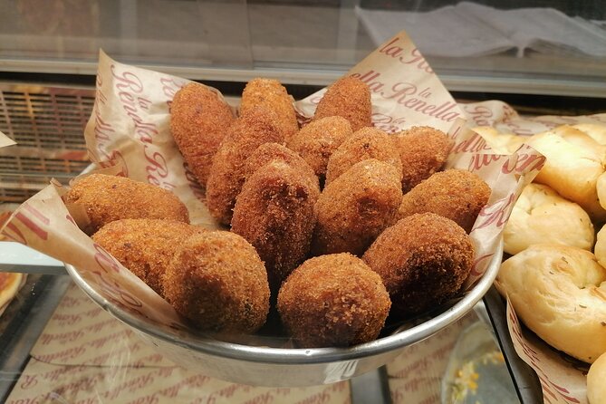 Rome: Trastevere street food and history tour - small group - The real value: history that explains why the food exists