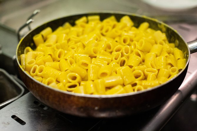 Rome Trastevere Walking Food Tour - Finding your guide at the church gate (and why that shortcut helps)