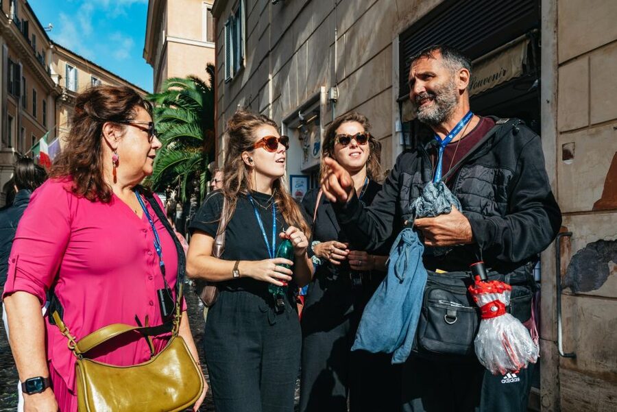 Rome: Trevi Fountain and Underground Guided Tour - Meeting at Piazza di Trevi: Find the TOURIKS sign
