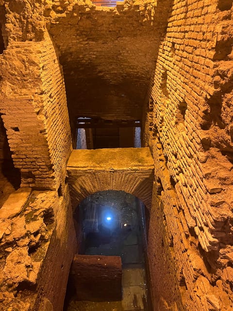 Rome: Trevi Fountain District Underground Tour and Ice Cream - Underground at Vicus Caprarius: what lies beneath Trevi