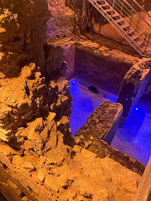 Rome: Trevi Fountain District Underground Tour and Ice Cream - How the Domus residence ties into the Trevi Fountain you know