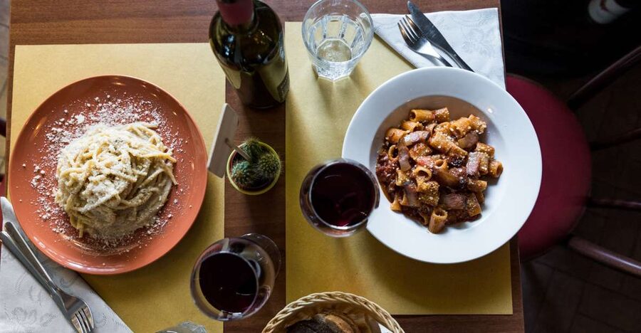 Rome: Twilight Trastevere Food Tour with Wine Tasting - Entering Trastevere After Sunset, the Smart Time to Eat