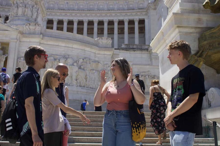 Rome: Under the Moonlight Evening Walking Tour - Piazza Venezia and Trajan’s Column: Rome’s power in one direction