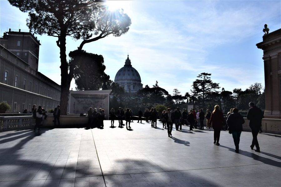 Rome: Vatican & Colosseum Experience with Lunch & Transfers - Should You Book This Vatican and Colosseum Combo?