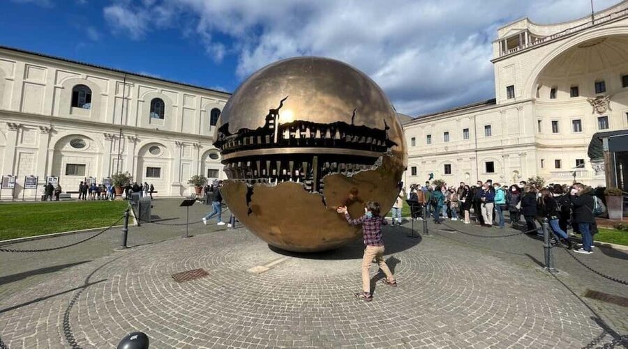 Rome: Vatican Museum and Sistine Chapel Official Guided Tour - Language, headsets, and how to make the guide easier to hear