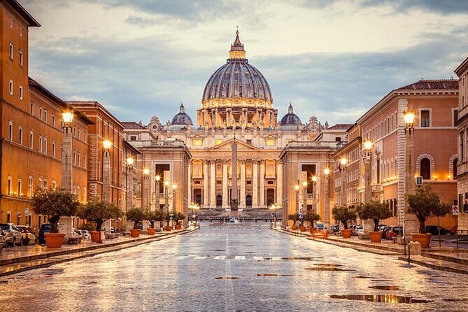 Rome: Vatican Museum & Sistine Chapel Skip-The-Line Tickets - Cloakroom, Seats, and a Map That Keeps You Sane
