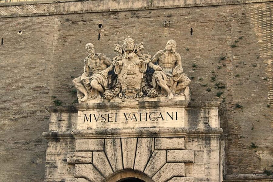 Rome: Vatican Museums and Sistine Chapel Guided Tour - First museum moments: how the Gallery of Maps sets the tone