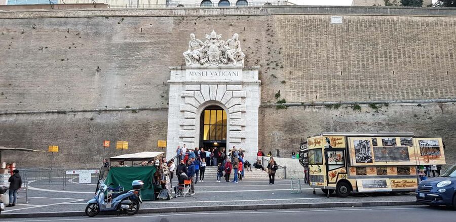 Rome: Vatican Museums and Sistine Chapel Skip-the-Line Entry - No guide means you need a simple strategy