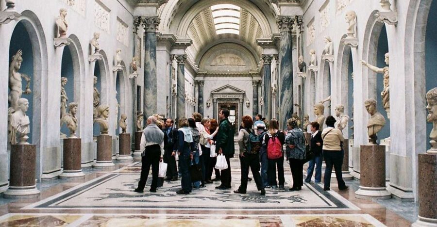 Rome: Vatican Museums and Sistine Chapel Skip-the-Line Tour - Meeting point setup, headsets, and why the start matters