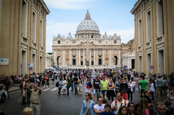 Rome: Vatican Museums Guided Tour with Entry to the St. Peter - Guide quality: what stands out in the way the tour is run