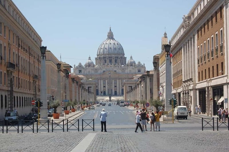 Rome: Vatican Museums, Sistine Chapel and St. Peter's Tour - Price and value for an intense Vatican half-day