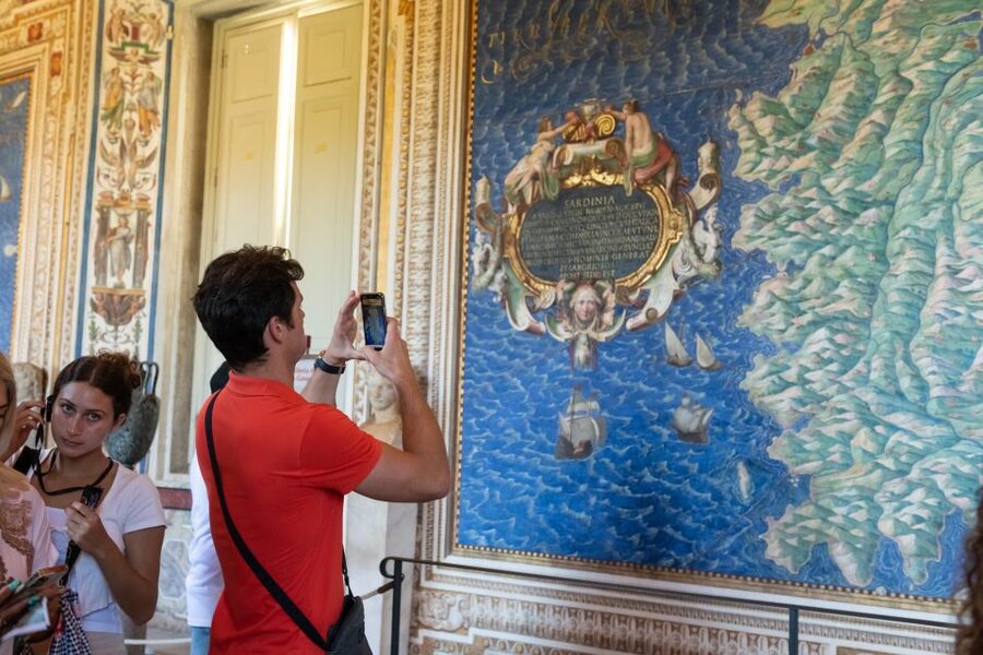 Rome: Vatican Museums, Sistine Chapel & Basilica Guided Tour - Pinecone Courtyard and Hall of Maps: The Perfect Warm Up