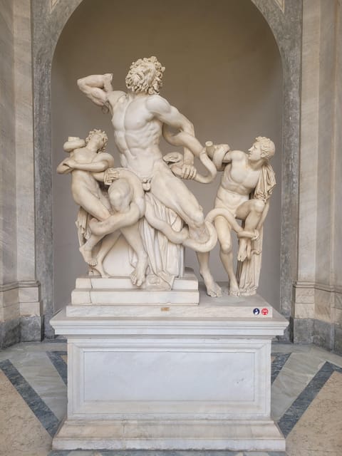 Rome: Vatican Museums & Sistine Chapel Entrance and Tour - A short 2-hour Vatican Museums route that makes sense