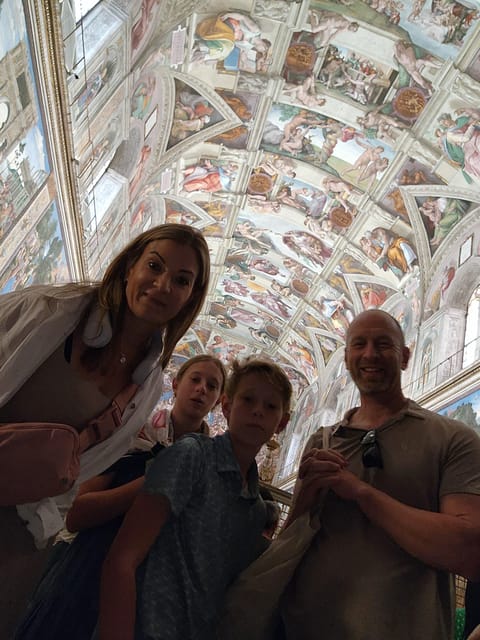 Rome: Vatican Museums & Sistine Chapel Entrance and Tour - Vatican Museums highlights: seeing masterpieces without getting swallowed
