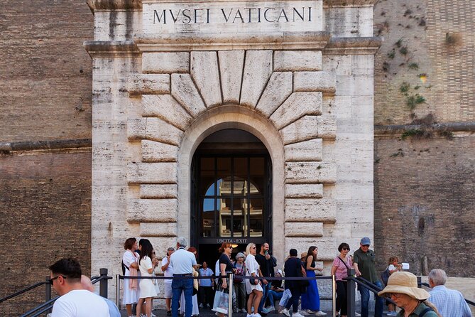 Rome: Vatican Museums & Sistine Chapel Fun Tour - The 5:00 pm Vatican timing that helps you avoid the worst queues