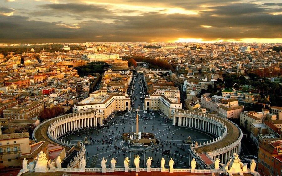 Rome: Vatican Museums & Sistine Chapel Fun Tour with Entry - Vatican Museums entry: how you see the right rooms in a short window