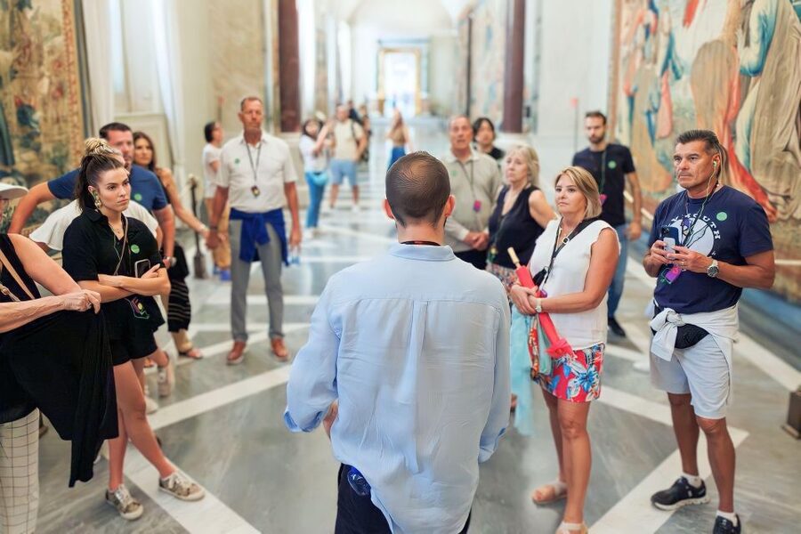 Rome: Vatican Museums & Sistine Chapel Fun Tour with Entry - Walking tour momentum: Vatican context before you step inside