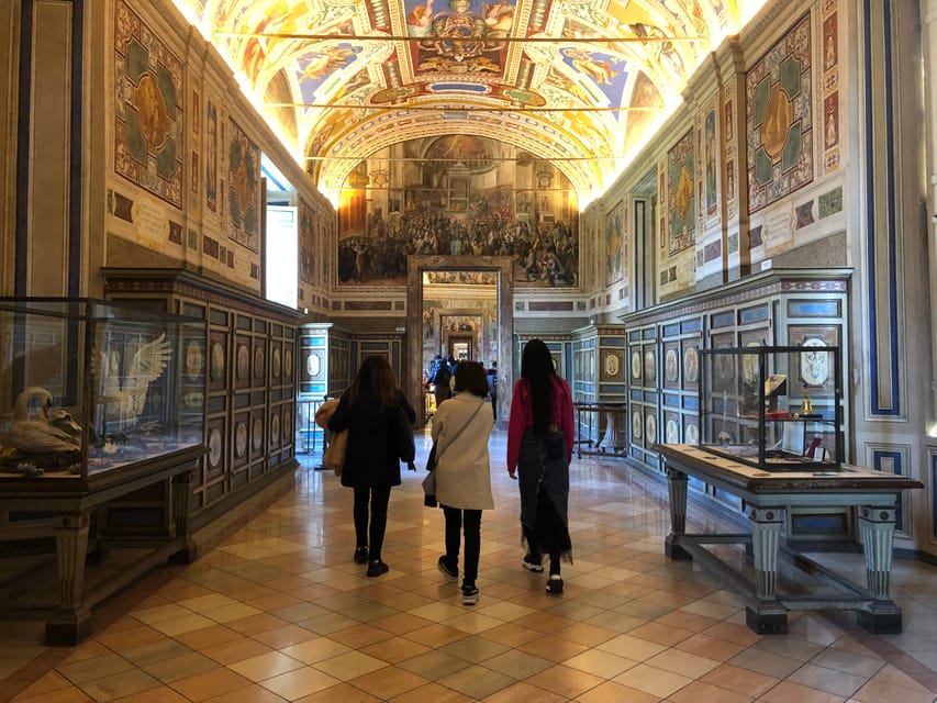 Rome: Vatican Museums & Sistine Chapel Ticket with Host - Gallery of Tapestries and Gallery of Maps: learn to look up