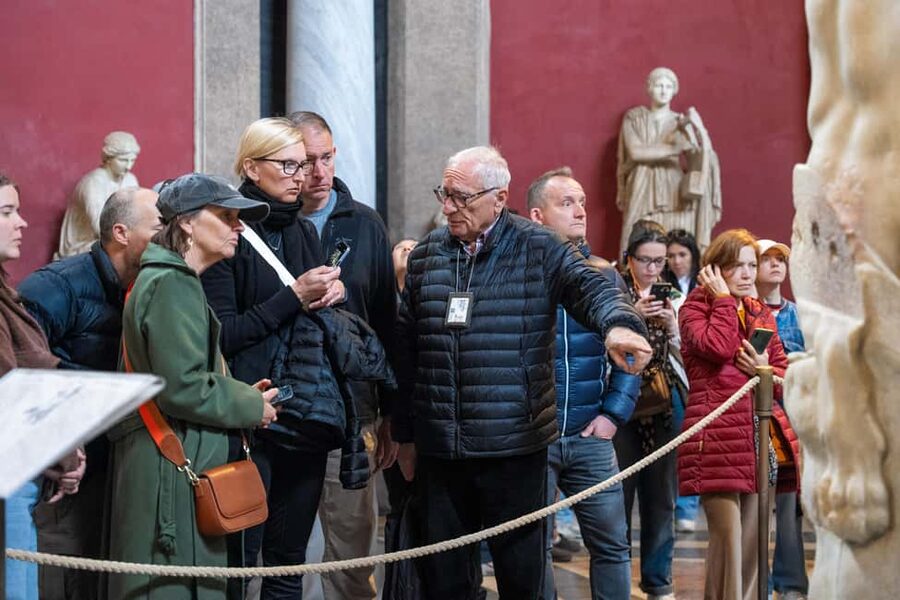 Rome: Vatican Museums & Sistine Chapel Tour with Fast Entry - Entering the Vatican Museums fast from Via Vespasiano 71