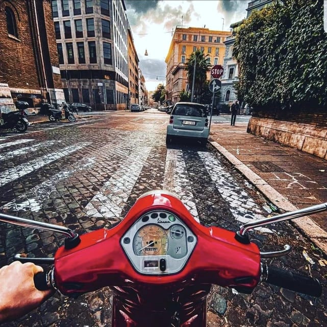 Rome: Vespa 125cc Daily rental - Parking Reality and the Lock You Get