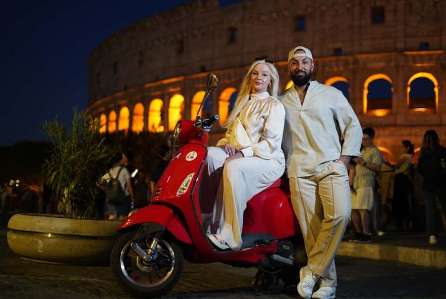 Rome: Vespa Scooter Night Tour with Pro Photographer - Meeting Your Guide and Hopping on a Night-Ready Vespa