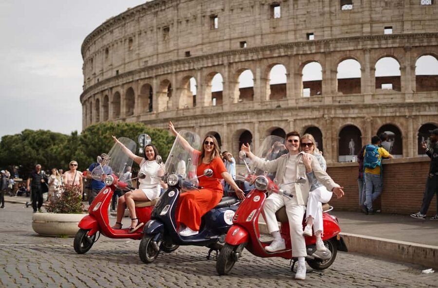 Rome: Vespa Sightseeing Tour with 25 Professional Pictures - Safety and comfort on a 1.5 hour Vespa ride (especially if it’s your first time)