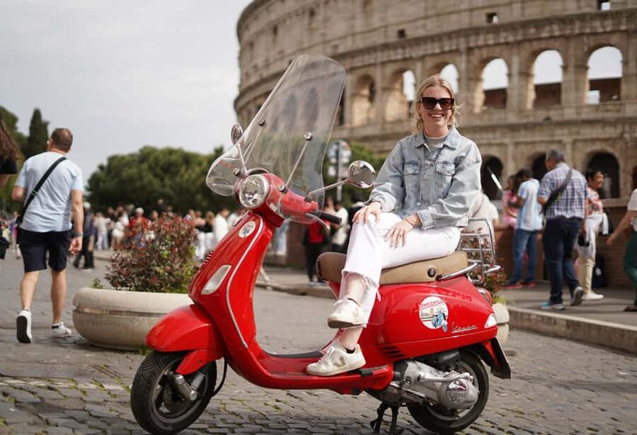 Rome: Vespa Sightseeing Tour with 25 Professional Pictures - Should you book this Vespa photo tour?