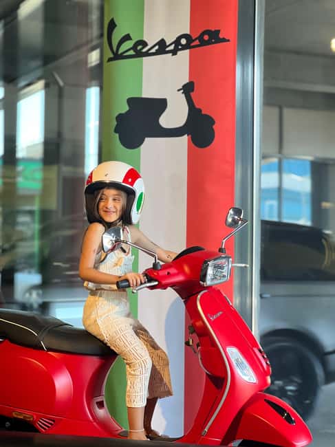 Rome: Vespa Tour with Local Guide - Colosseum and Circus Maximus, ancient Rome from the street level