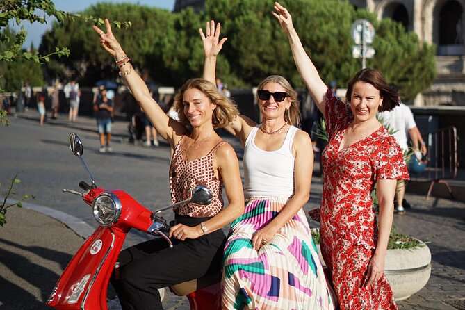 Rome Vespa Tour with Professional Photoshoot - Piazza Venezia and Castel Sant Angelo Pass-By: Classic Rome in Motion