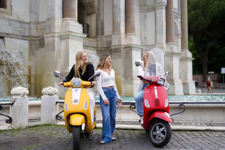Rome: Vespa Tour with Professional Photoshoot as Passenger - Circus Maximus transfer and the art of riding through Rome