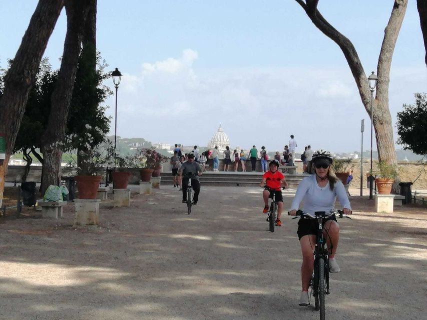 Rome: Villa Borghese E-Bike Tour - Fountain of the Seahorses and Piazza di Siena: the park feels like a loop