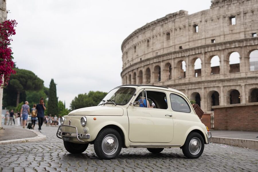 Rome: Vintage Car Tour with Professional Photographer - Your 25 photos in 5 days, delivered by link