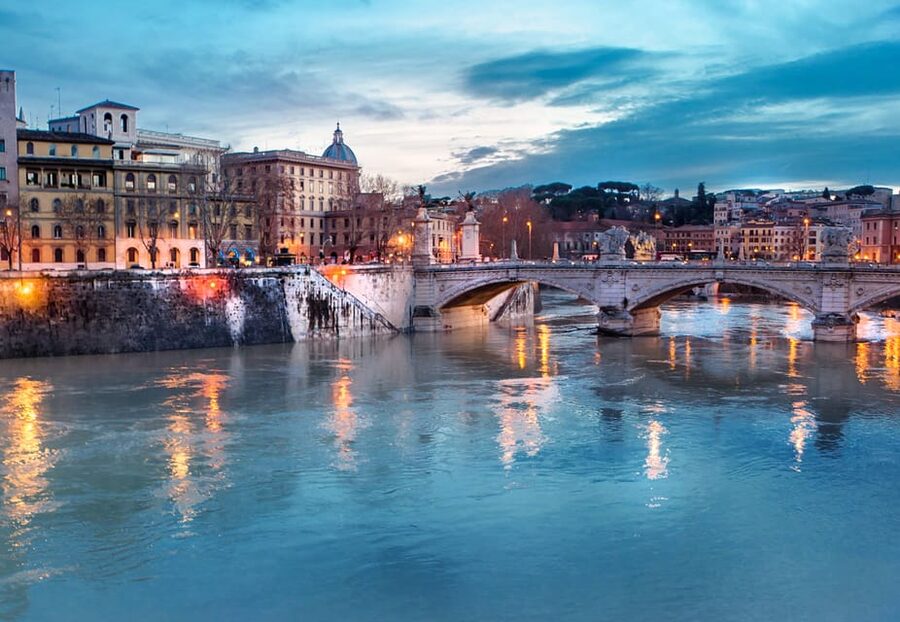 Rome: VIP Colosseum, Roman Forum, Palatine Hill Experience - Entering the Colosseum with VIP access to 1st and 2nd tiers