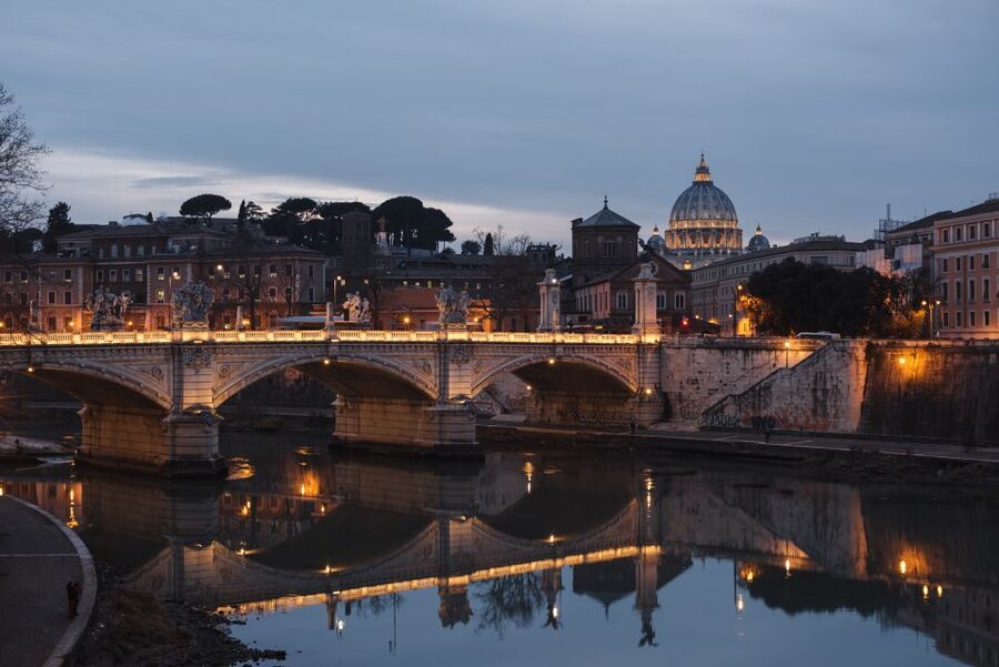 Rome: VIP Golf Cart Food Tour - Stop One at the Viewpoint: Prosecco First, Then the Sights