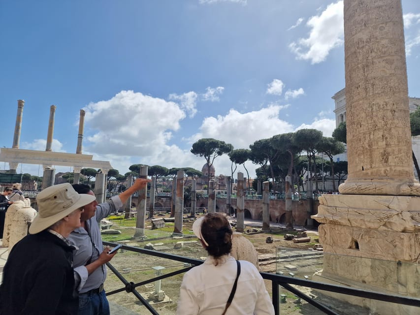 Rome: Walking Tour of World War 2 in Rome - A pause near Julius Caesar’s assassination site: spotting the past you walked by