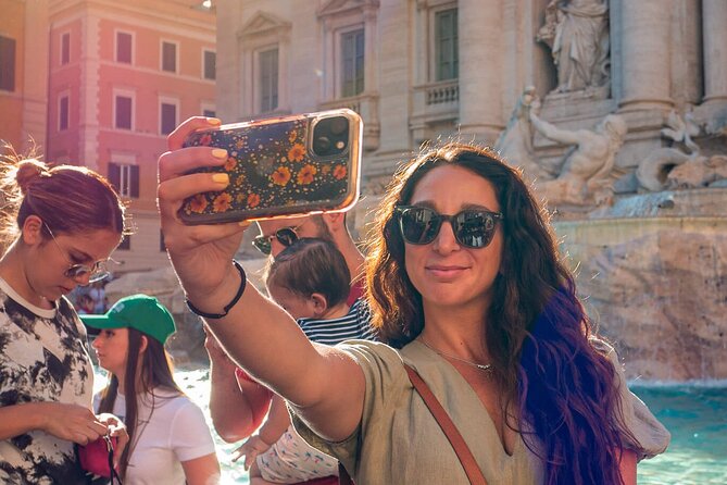 Rome Walking Tour: Pantheon, Trevi, Navona & Hidden Gems - Galleria Sciarra: the courtyard break you did not know you needed