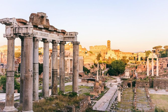 Rome: Walking Tour through the Marvel of the city - Stop 4: Largo Argentina, the assassination site in plain sight