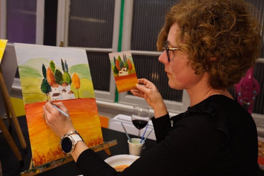 Rome: Wine and Paint Experience in Piazza Navona - Roman Pizza: A Real Meal Element, Not Just a Snack