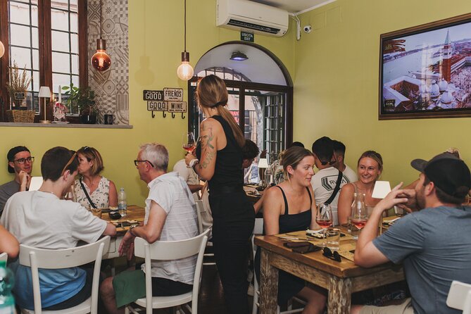 Rome: Wine Tasting in Trastevere with Food and Gelato - Trastevere wine bar energy, with a tasting pace that works