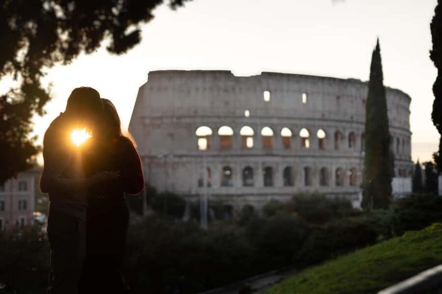 Secret Proposal Photoshoot in Rome + Reel - How the photographer keeps the surprise secret (and you comfortable)